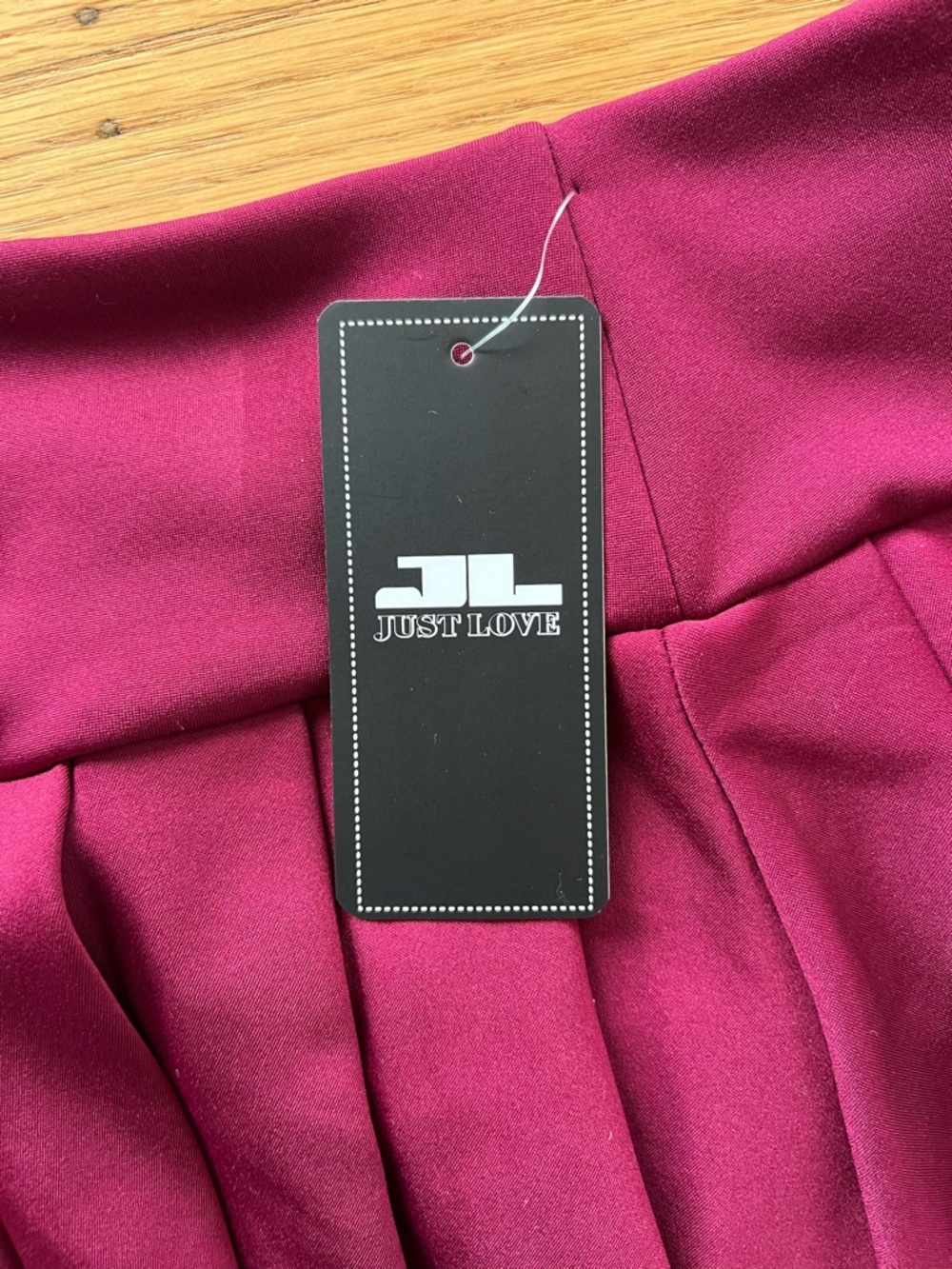 Alo Yoga Womens Pleated Tennis Skirt Skort, Size Large, Burgundy, NWT - Picture 3 of 7